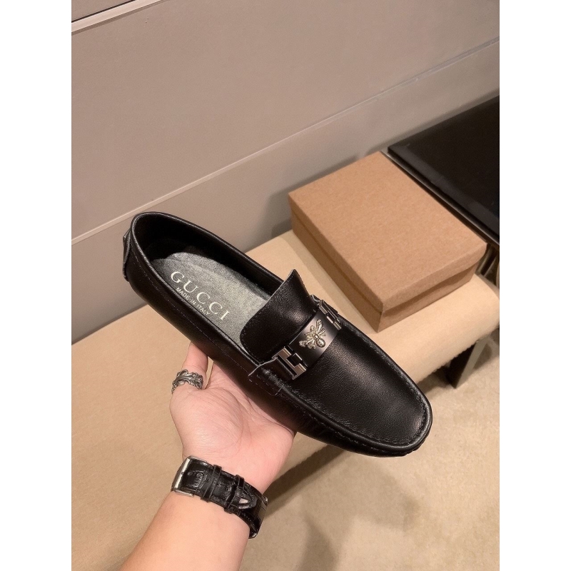 G*u*i leather shoes